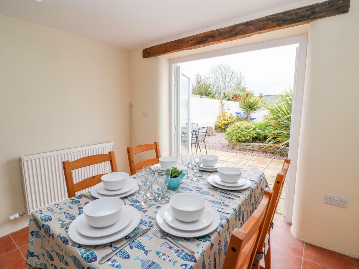 Llety Villa Fishguard Exterior photo